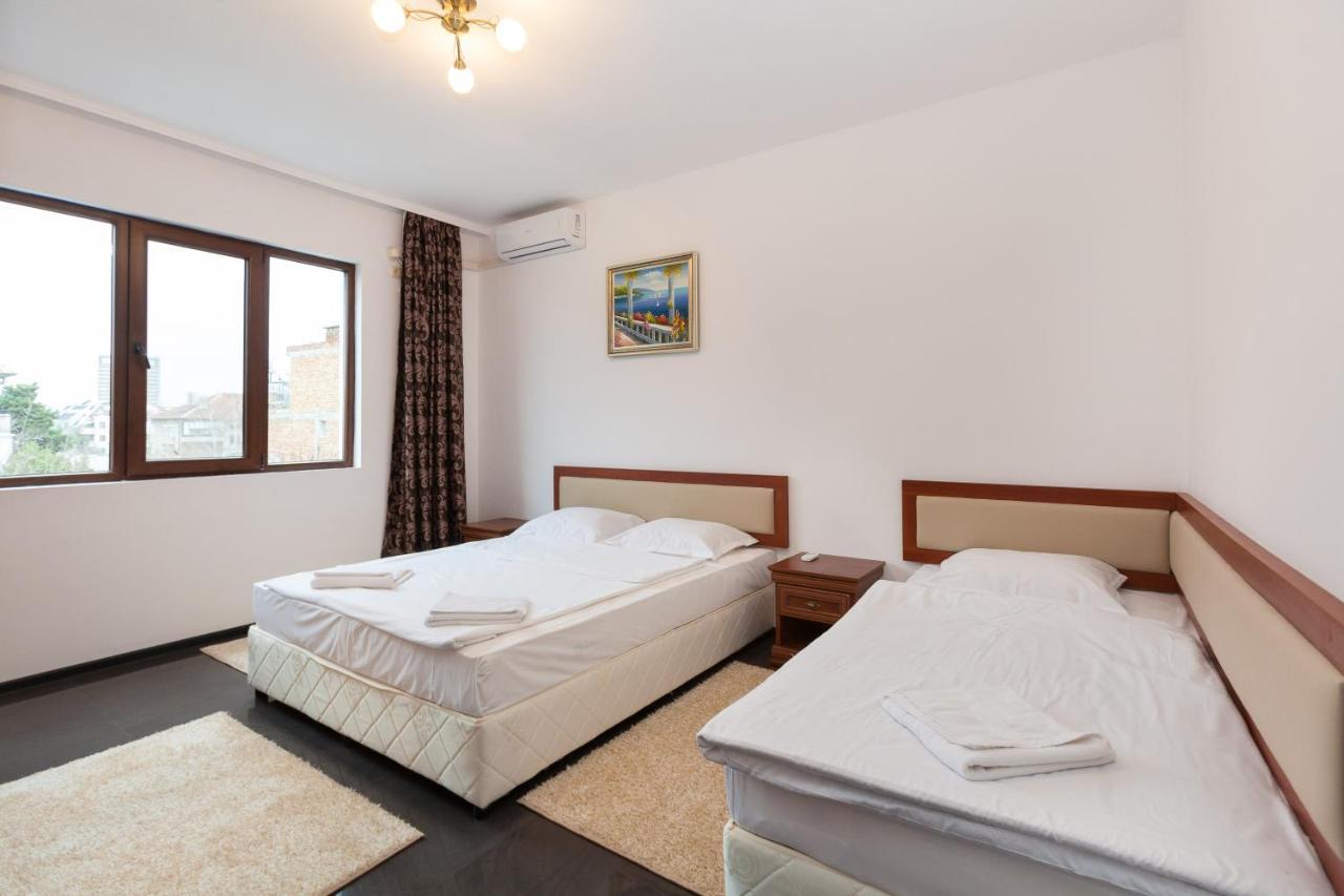 Central Beach Guest Rooms 布尔加斯 外观 照片