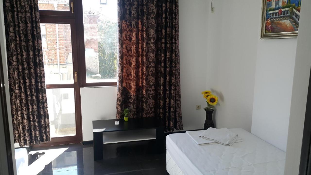 Central Beach Guest Rooms 布尔加斯 外观 照片