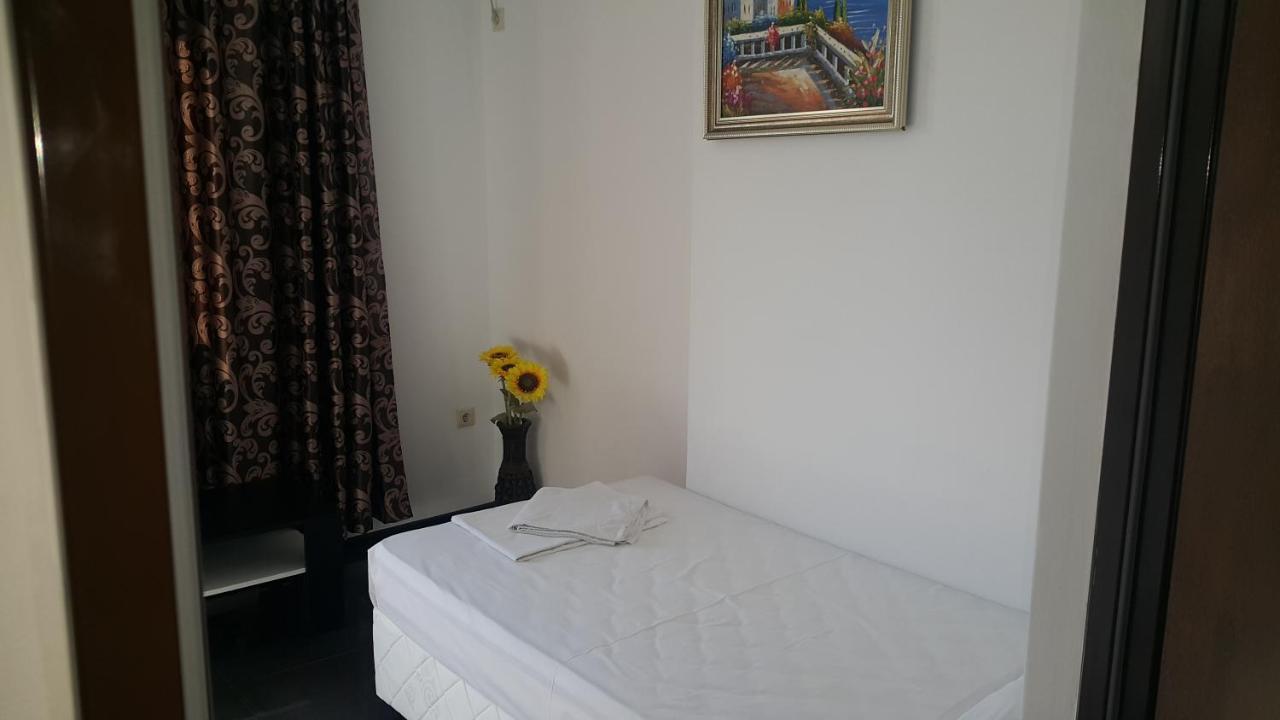Central Beach Guest Rooms 布尔加斯 外观 照片