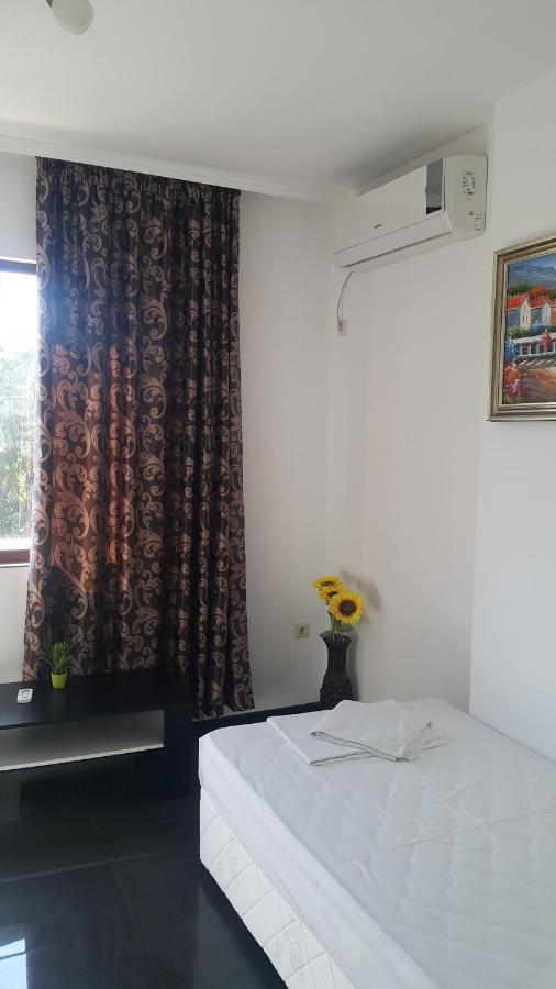 Central Beach Guest Rooms 布尔加斯 外观 照片